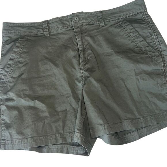 Eddie Bauer Olive Green Pockets Cotton Shorts Size 16 - Picture 1 of 11